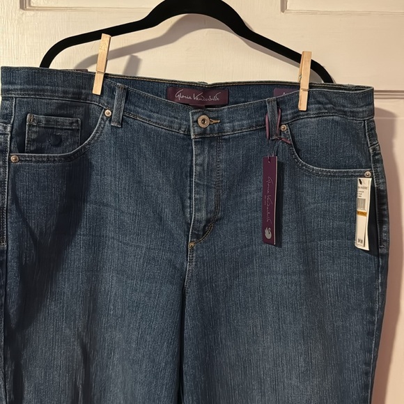 Gloria Vanderbilt NWT Amanda Women's Jeans Denim Size 16 W with Skylark Wash - Picture 2 of 14